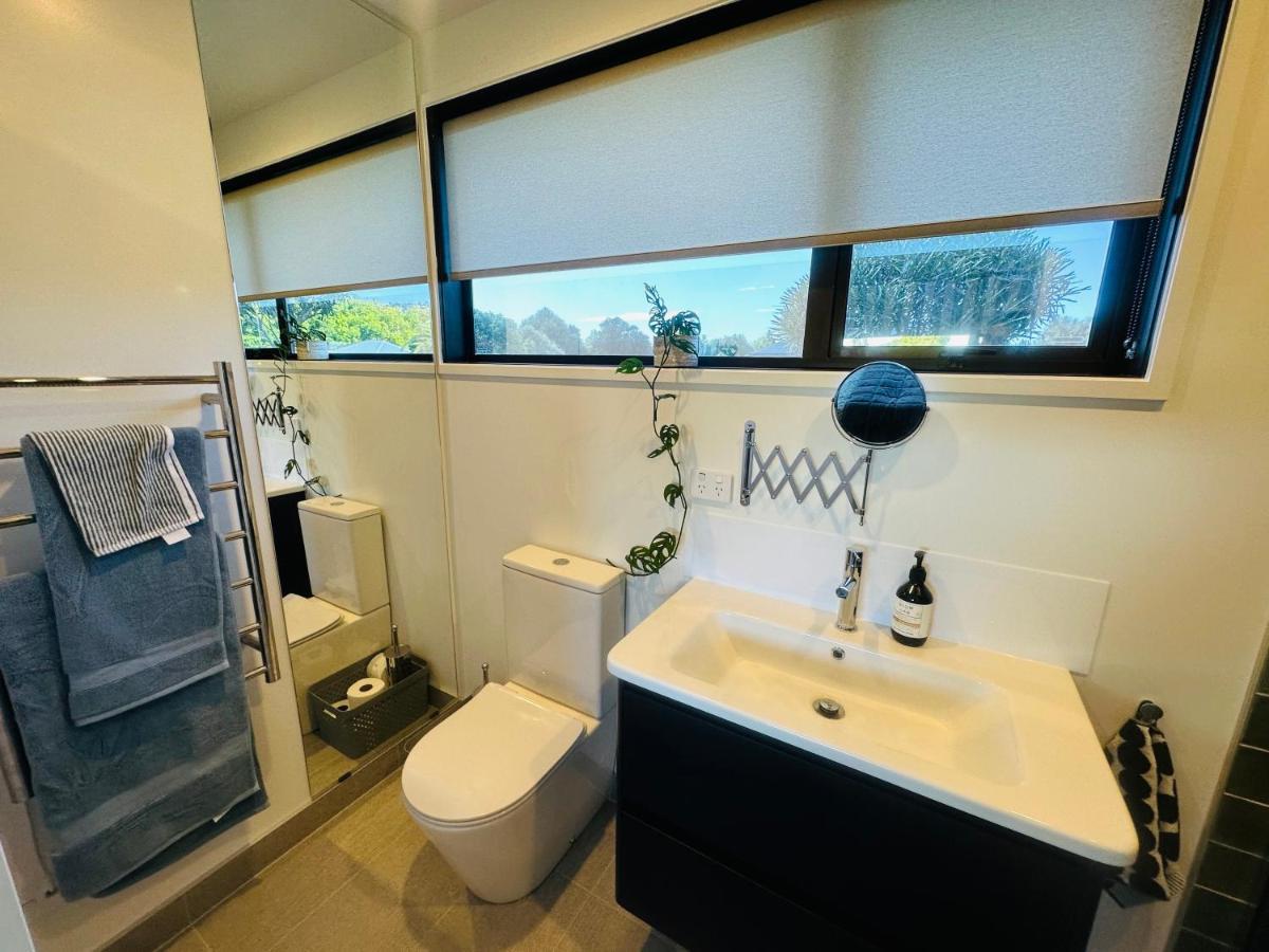 Beckenham Studio On Tree Lined Street クライストチャーチ エクステリア 写真
